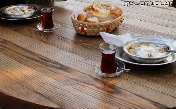 Традиционный турецкий обед в Йёрюк парке, Кемер.