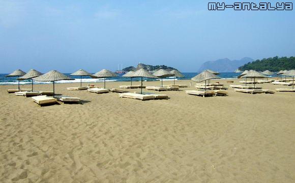 Песчаный пляж Изтузу, Мармарис, Даламан, Турция.