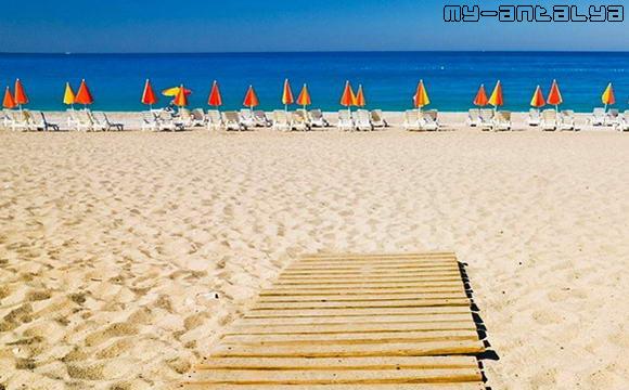 Песчаный пляж Лара, Анталья, Турция.