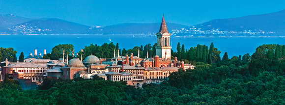 Дворец Топкапы в Стамбуле является историческим памятником архитектуры в Турции.